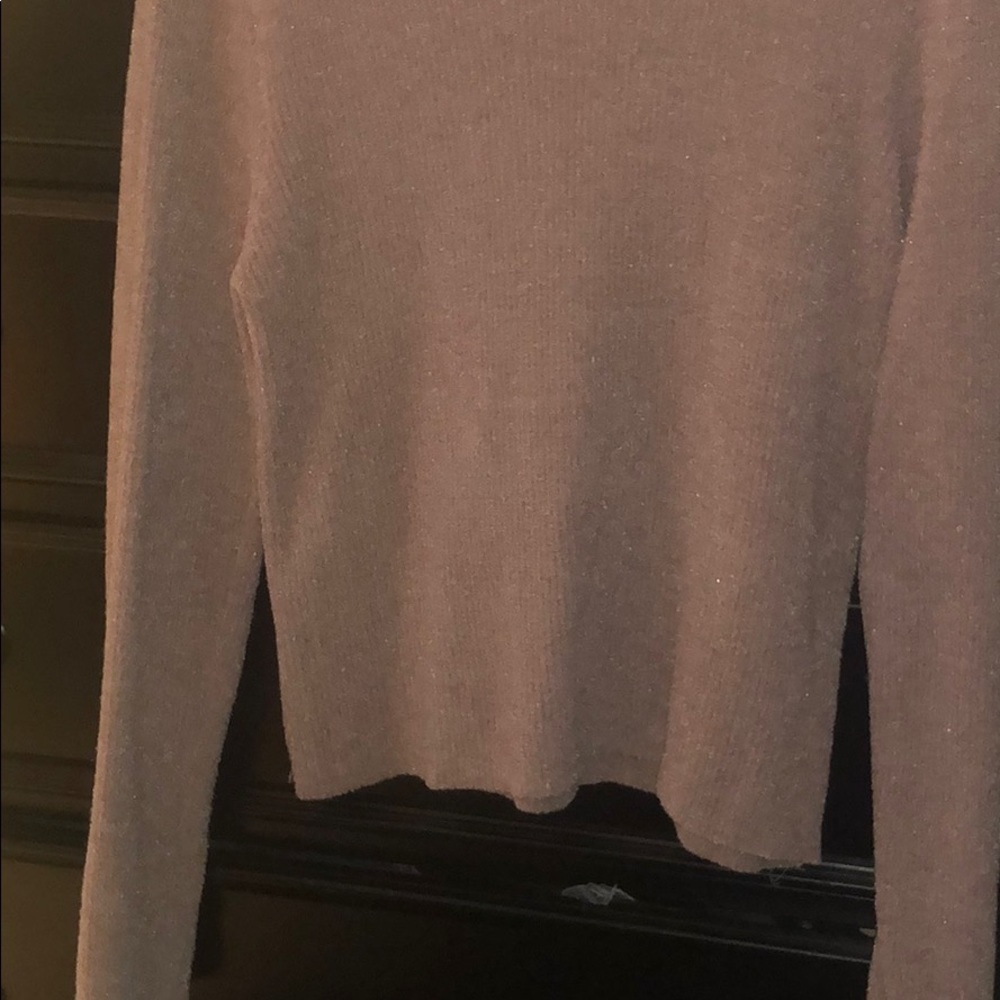 Pink sweater - Picture 3 of 3